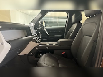 Used Land Rover Defender 2025 for sale - 76384340: Photo