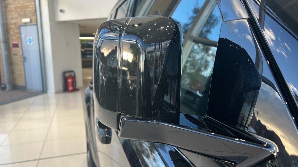 Used Land Rover Defender 2025 for sale - 76384340: Photo 40