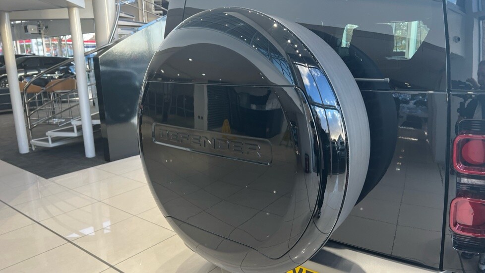 Used Land Rover Defender 2025 for sale - 76384340: Photo 48