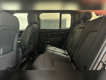 Used Land Rover Defender 2025 for sale - 76384340: Photo