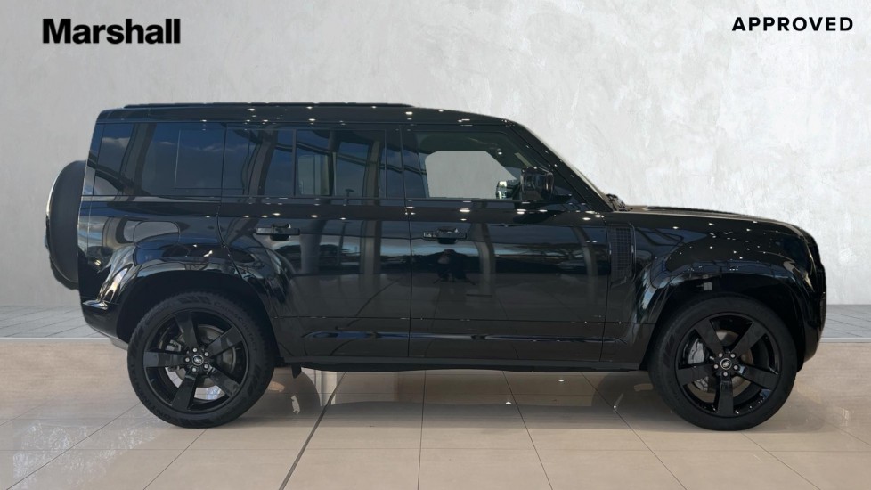 Used Land Rover Defender 2025 for sale - 76384340: Photo 5