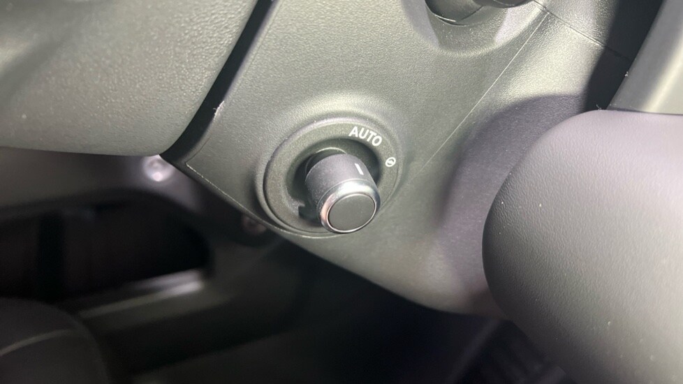 Used Land Rover Defender 2025 for sale - 76384340: Photo 71