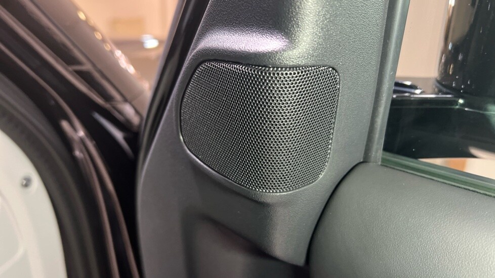 Used Land Rover Defender 2025 for sale - 76384340: Photo 74