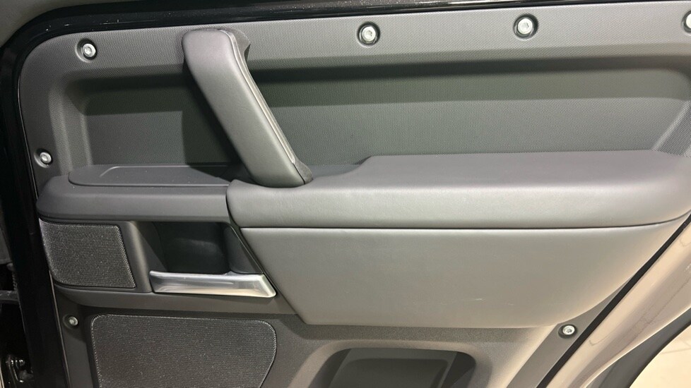 Used Land Rover Defender 2025 for sale - 76384340: Photo 78