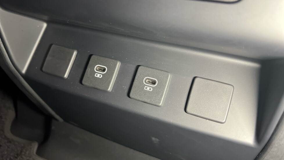 Used Land Rover Defender 2025 for sale - 76384340: Photo 79