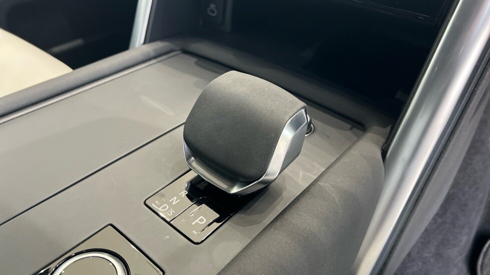 Used Land Rover Discovery 2024 for sale - 76575187: Photo 13