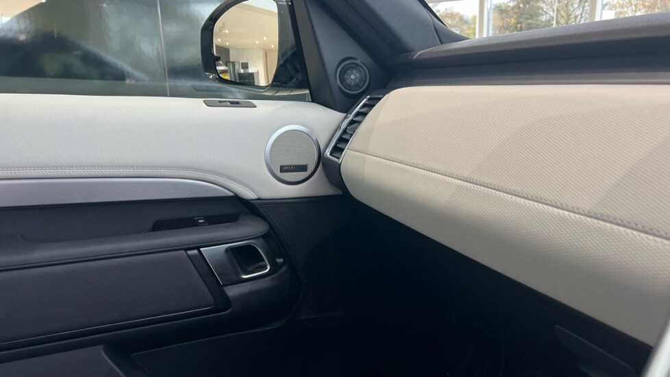 Used Land Rover Discovery 2024 for sale - 76575187: Photo 23