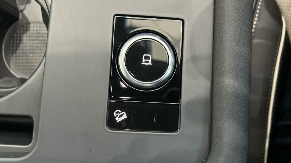 Used Land Rover Discovery 2024 for sale - 76575187: Photo 63