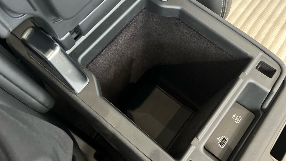 Used Land Rover Discovery 2024 for sale - 76575187: Photo 65