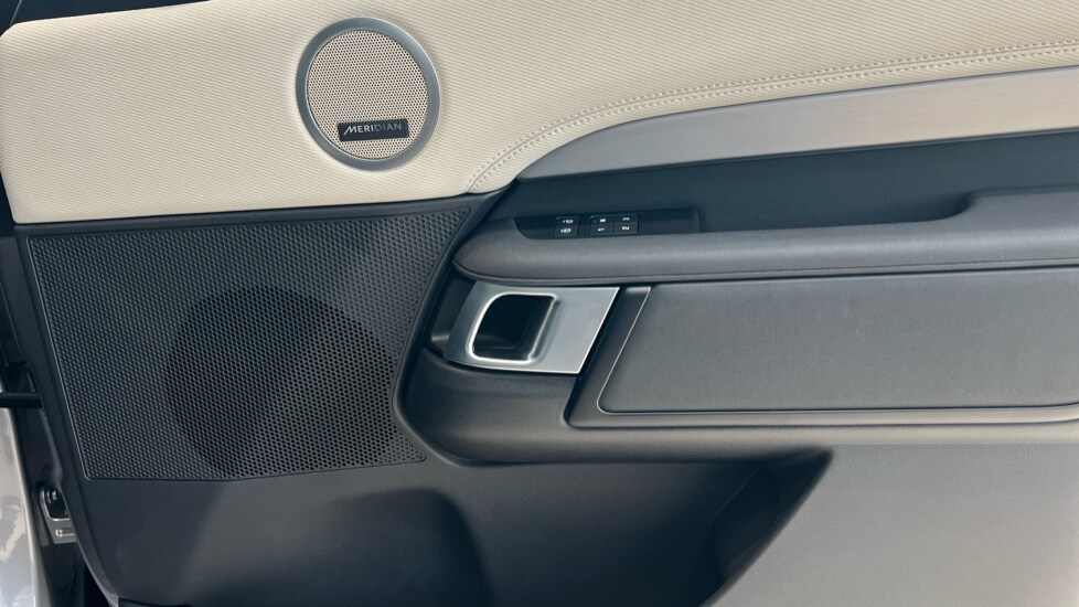 Used Land Rover Discovery 2024 for sale - 76575187: Photo 81