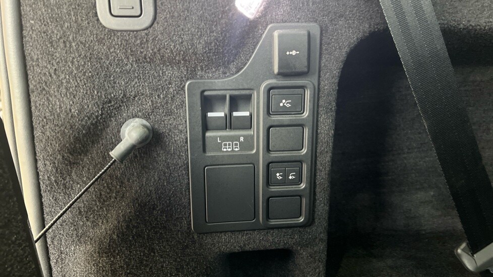 Used Land Rover Discovery 2024 for sale - 76575187: Photo 87