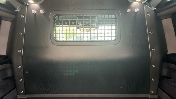 Used Land Rover Defender 2025 for sale - 76234105: Photo 18