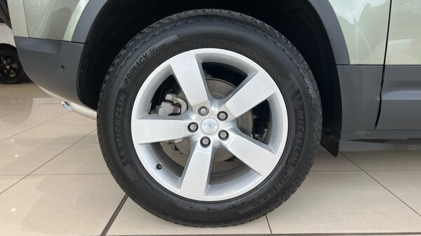 Used Land Rover Defender 2025 for sale - 76234105: Photo 32
