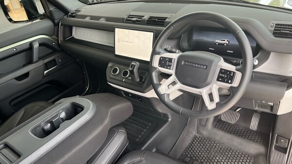 Used Land Rover Defender 2025 for sale - 76234105: Photo 9