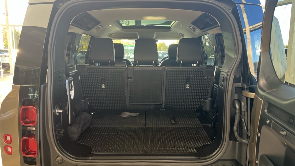 Used Land Rover Defender 2020 for sale - 76338864: Photo 10