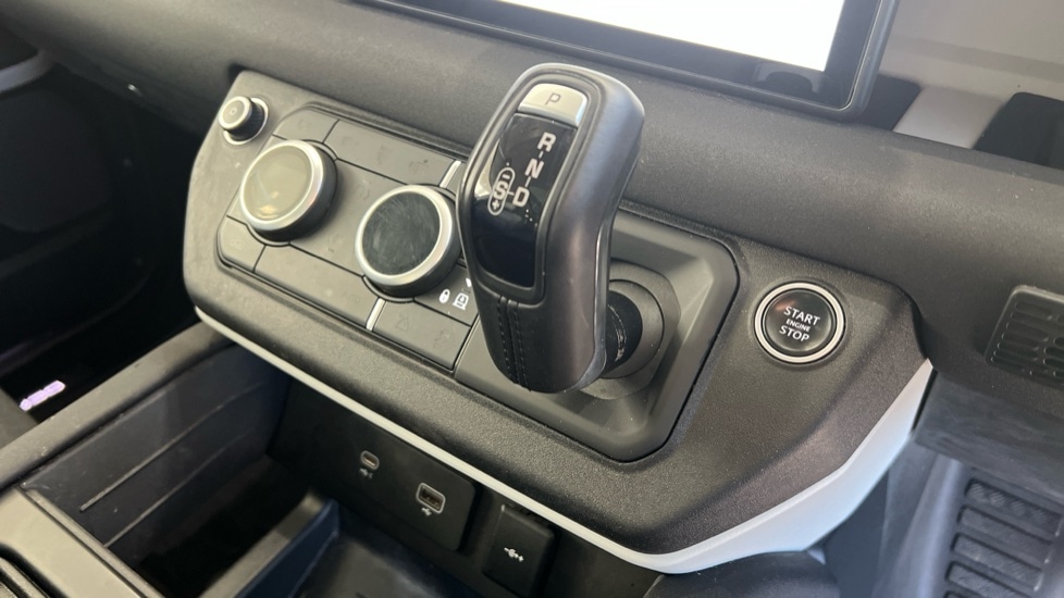 Used Land Rover Defender 2020 for sale - 76338864: Photo 13