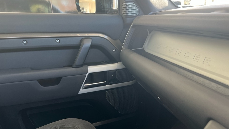Used Land Rover Defender 2020 for sale - 76338864: Photo 34