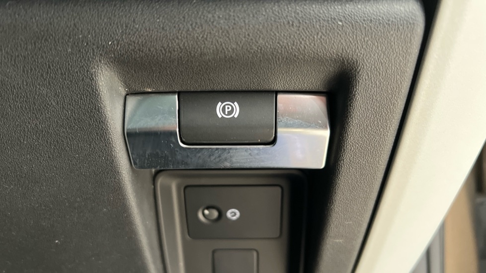 Used Land Rover Defender 2020 for sale - 76338864: Photo 74