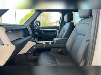 Used Land Rover Defender 2024 for sale - 75395508: Photo