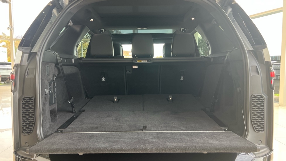 Used Land Rover Discovery 2024 for sale - 76297489: Photo 10