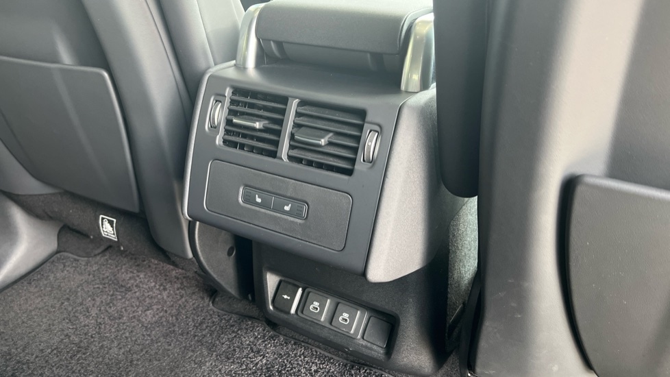 Used Land Rover Discovery 2024 for sale - 76297489: Photo 18