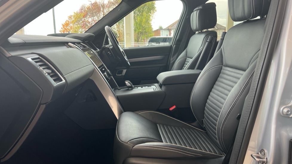 Used Land Rover Discovery 2024 for sale - 76297489: Photo 3