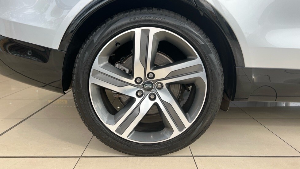 Used Land Rover Discovery 2024 for sale - 76297489: Photo 32