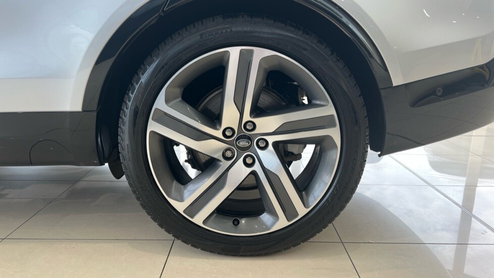 Used Land Rover Discovery 2024 for sale - 76297489: Photo 33