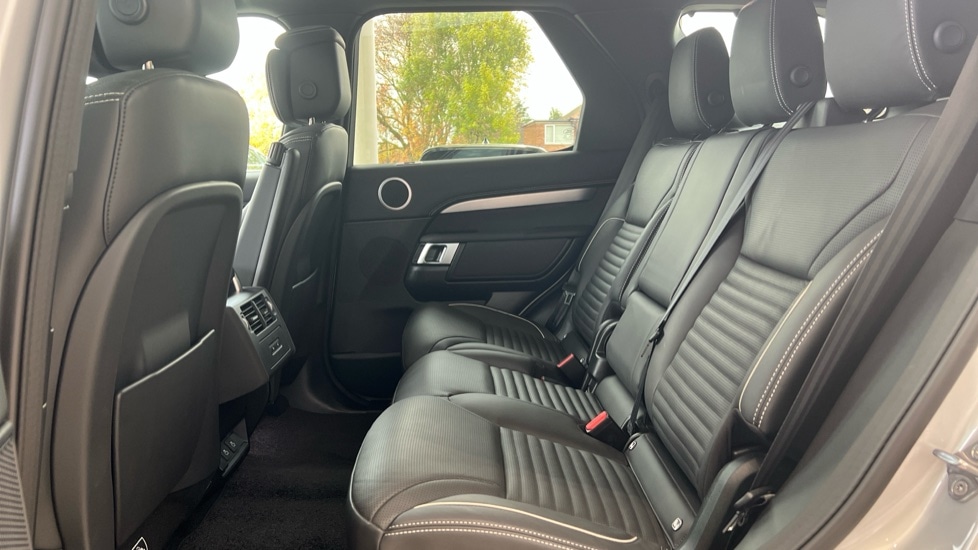 Used Land Rover Discovery 2024 for sale - 76297489: Photo 4