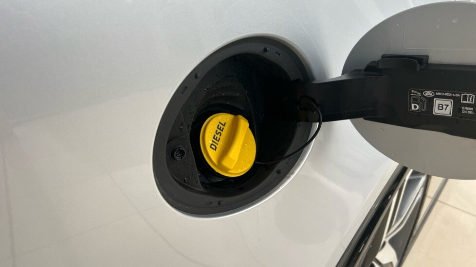 Used Land Rover Discovery 2024 for sale - 76297489: Photo 43