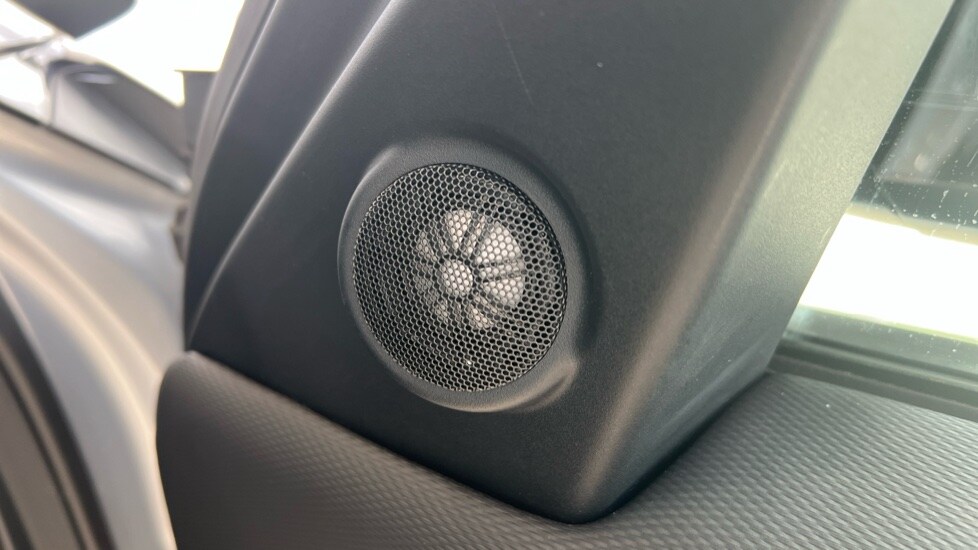 Used Land Rover Discovery 2024 for sale - 76297489: Photo 76