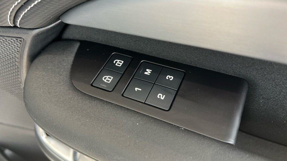 Used Land Rover Discovery 2024 for sale - 76297489: Photo 79