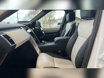 Used Land Rover Discovery 2023 for sale - 76623652: Photo