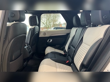 Used Land Rover Discovery 2023 for sale - 76623652: Photo