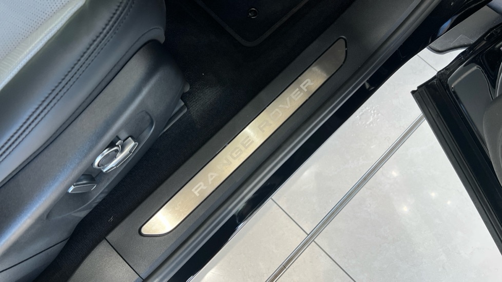 Used Land Rover Range Rover Evoque 2025 for sale - 76640320: Photo 79