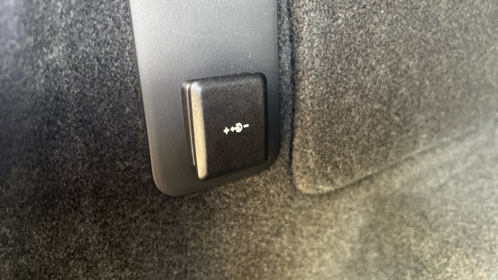 Used Land Rover Range Rover Evoque 2025 for sale - 76640320: Photo 89