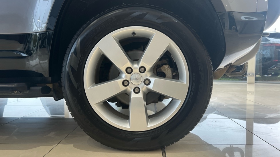 Used Land Rover Defender 2024 for sale - 76099979: Photo 33