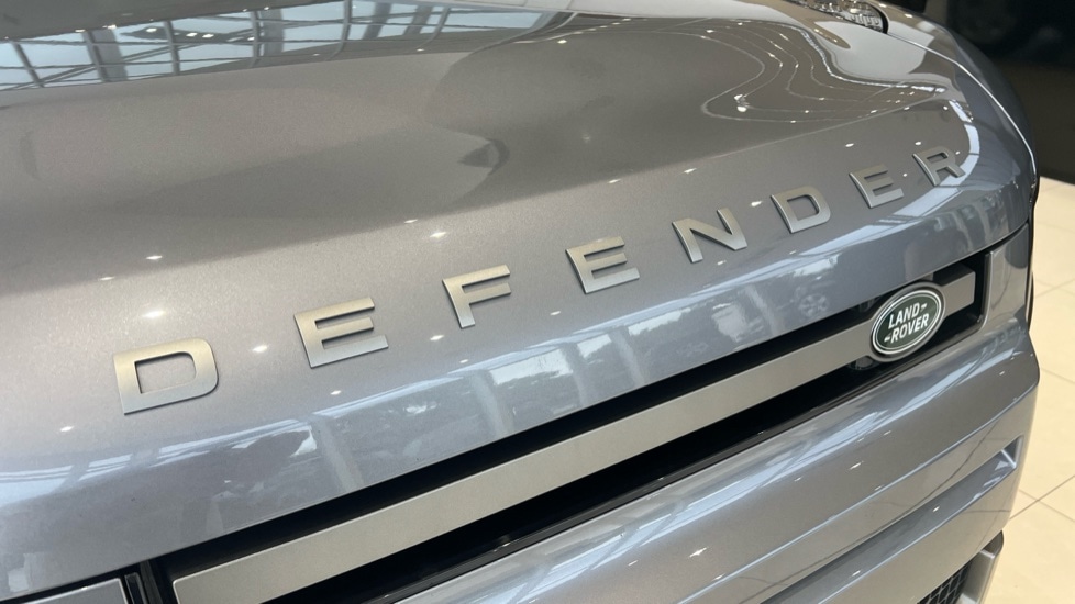 Used Land Rover Defender 2024 for sale - 76099979: Photo 37