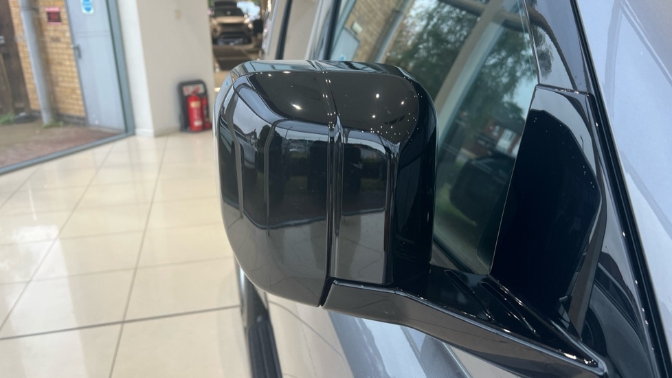 Used Land Rover Defender 2024 for sale - 76099979: Photo 40