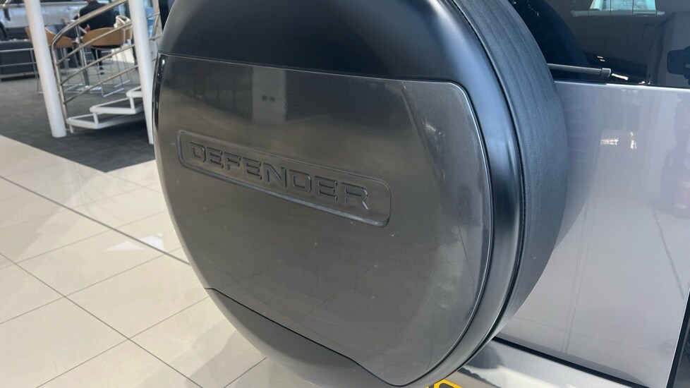 Used Land Rover Defender 2024 for sale - 76099979: Photo 50