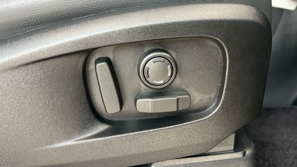 Used Land Rover Defender 2024 for sale - 76099979: Photo 73