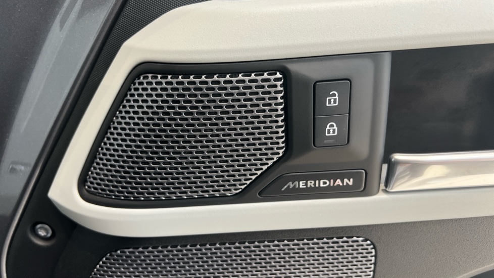Used Land Rover Defender 2024 for sale - 76099979: Photo 77