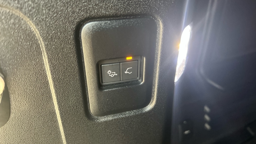 Used Land Rover Defender 2024 for sale - 76099979: Photo 83