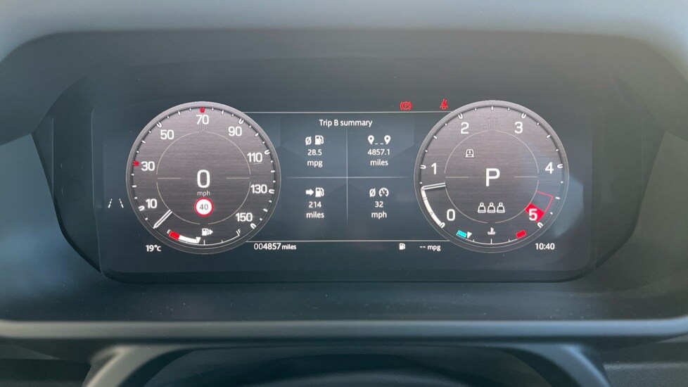 Used Land Rover Defender 2025 for sale - 76966597: Photo 16