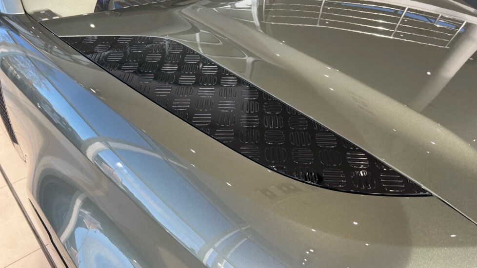 Used Land Rover Defender 2025 for sale - 76966597: Photo 23