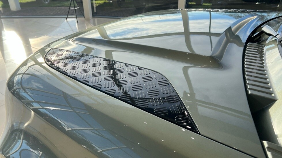 Used Land Rover Defender 2025 for sale - 76966597: Photo 24