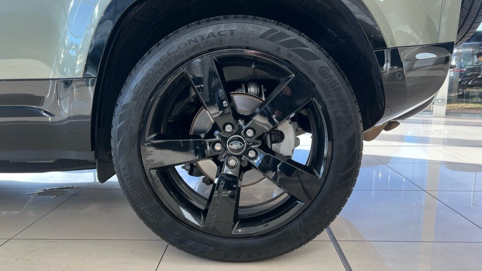 Used Land Rover Defender 2025 for sale - 76966597: Photo 33