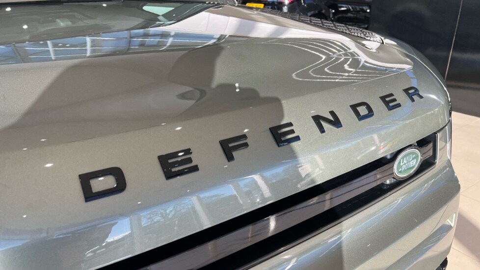 Used Land Rover Defender 2025 for sale - 76966597: Photo 37