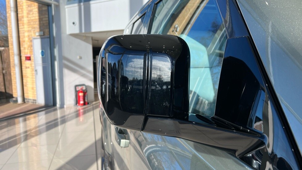 Used Land Rover Defender 2025 for sale - 76966597: Photo 40