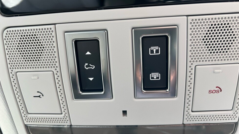 Used Land Rover Defender 2025 for sale - 76966597: Photo 64